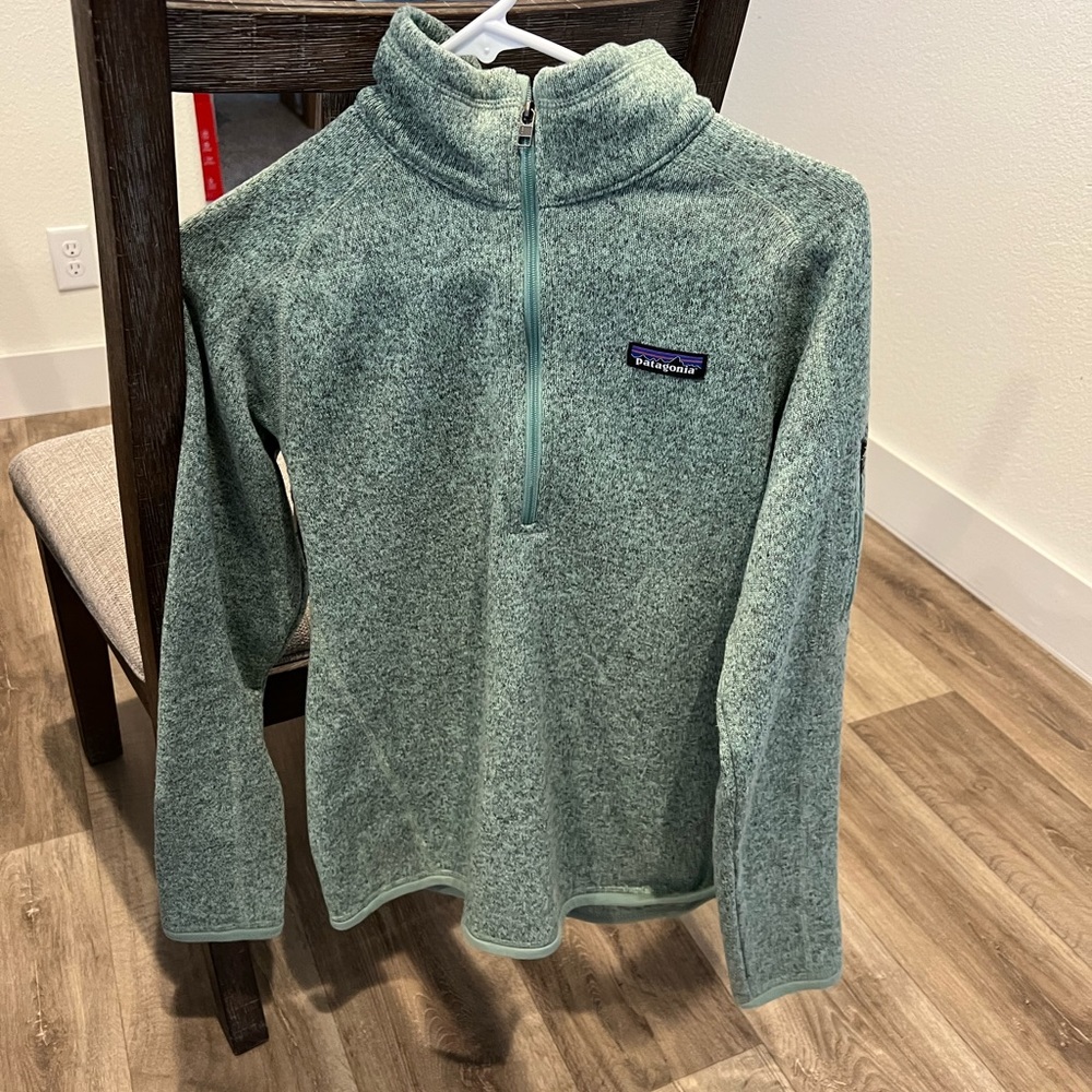 Green Patagonia quarter zip